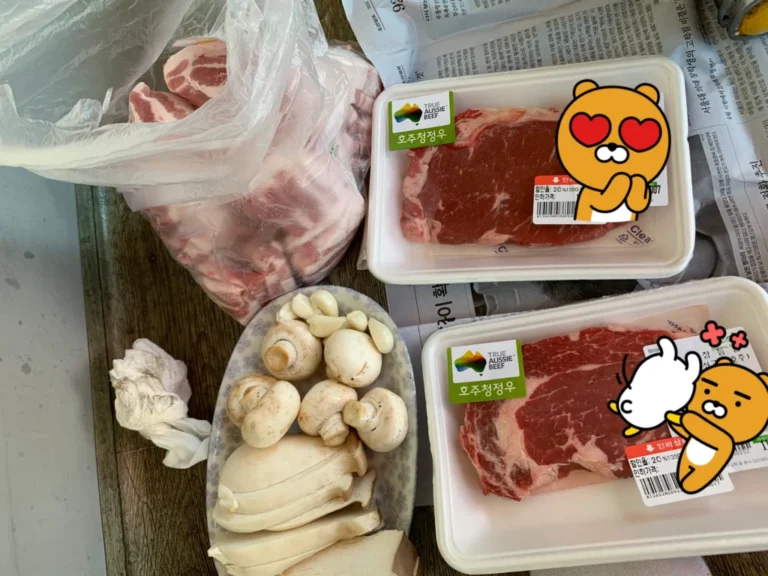 삼겹살(생고기) 핏물, 물로 씻지 마세요, 키친타월에 양보하세요.